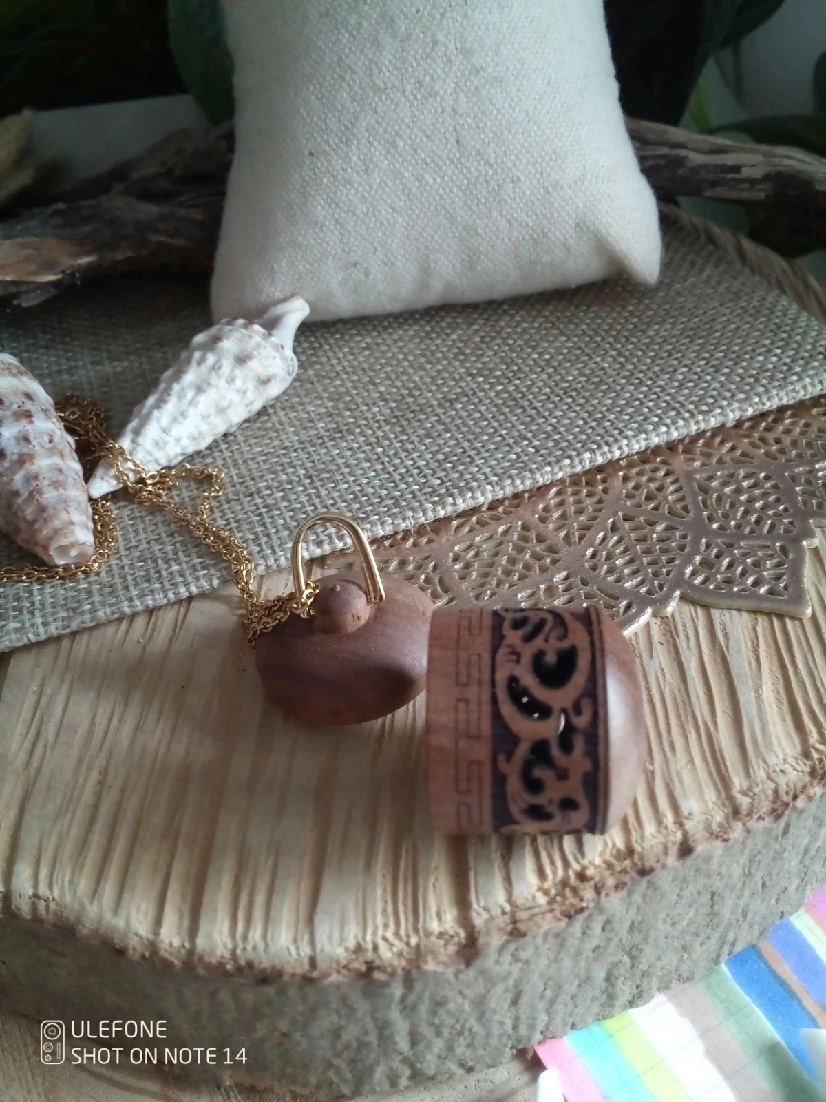 Collier bohème pendentif urne en bois – photo 4